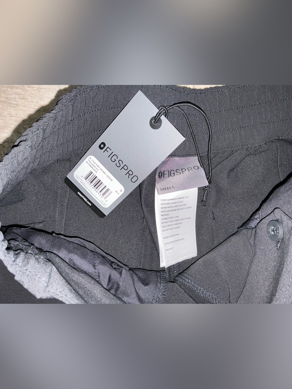 #117NWT- FIGS  Women's Black Straight-Leg Scrub Pants - Picture 3 of 4